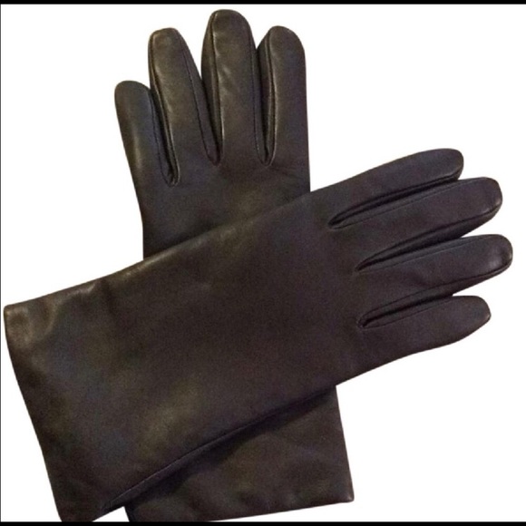 Barneys New York Accessories - Leather gloves